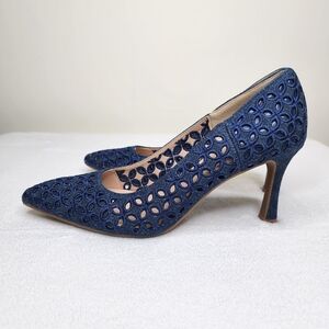 Kelly&Katie Emmie Navy Denim Pointed Toe Cutout Pump 7.5M Feminine Office Casual